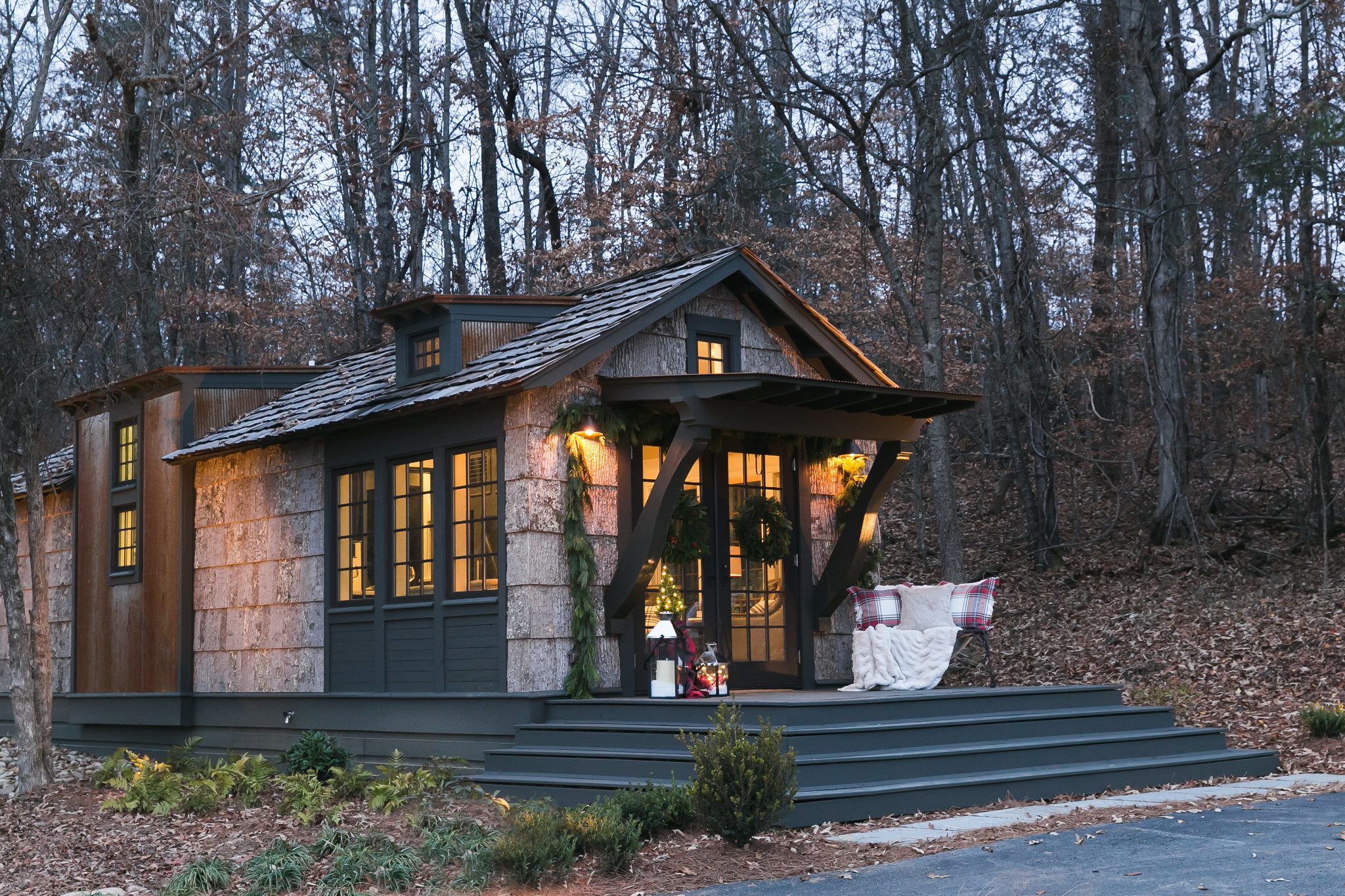 Low Country Designer Cottage — photo 3